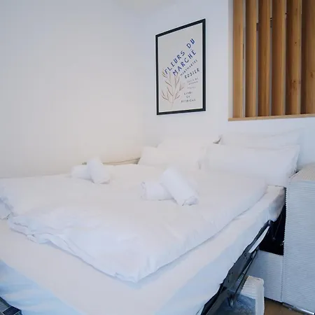 Yuva Homes -2 Zimmer-s-bahn Muc-parkplatz Apartament *