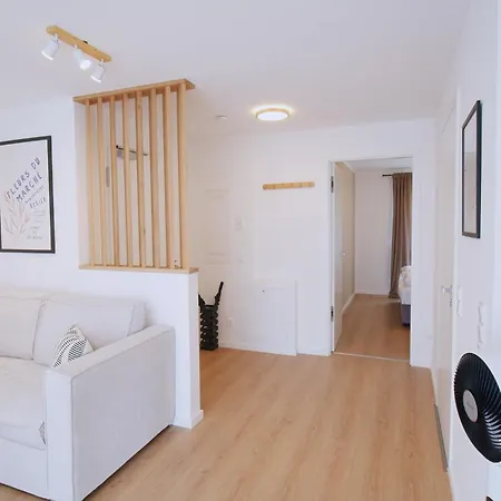 Yuva Homes -2 Zimmer-s-bahn Muc-parkplatz Geltendorf