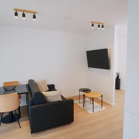 Yuva Homes -2 Zimmer-s-bahn Muc-parkplatz Apartament Geltendorf