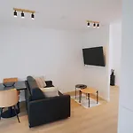 Yuva Homes -2 Zimmer-s-bahn Muc-parkplatz Apartman Geltendorf