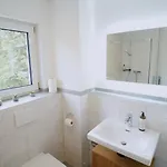 Yuva Homes -2 Zimmer-s-bahn Muc-parkplatz Apartman