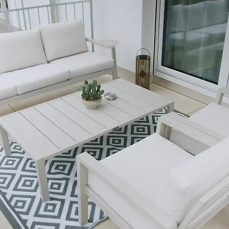 Yuva Homes -2 Zimmer-s-bahn Muc-parkplatz Διαμέρισμα *